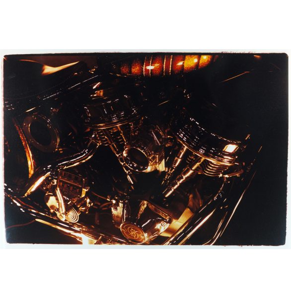 ハーレーダビッドソンの金属パーツの写真